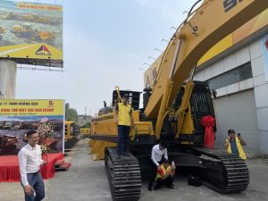 Máy xúc đào SDLG E6360F