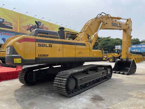 Máy xúc đào SDLG E6360 gầu 1.9 khối