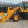 Máy xúc lật kẹp gỗ hj940k (10)