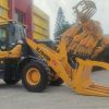 Máy xúc lật kẹp gỗ hj940k (3)