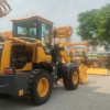 Máy xúc lật kẹp gỗ hj940k (4)
