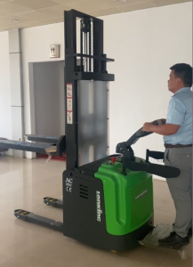 xe nâng tay điện