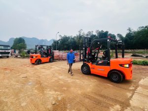 Xe Nâng Trung Quốc Lonking 3 Tấn