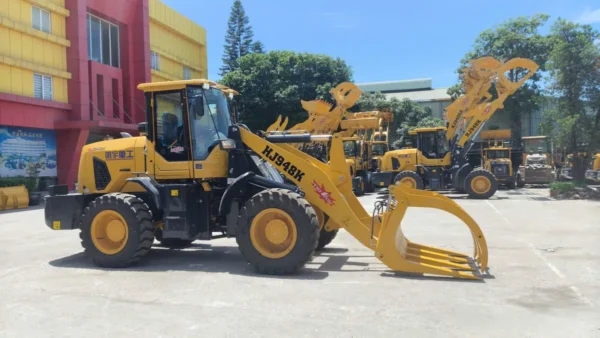 Máy xúc lật kẹp gỗ HJ948K (3)