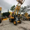 Máy xúc lật kẹp gỗ Hj933GK cần dài (2) Máy xúc lật kẹp gỗ Hj933GK cần dài (2)