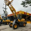 Máy Xúc Lật Kẹp Gỗ HJ933GK Máy Xúc Lật Kẹp Gỗ HJ933GK