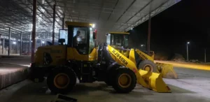 Bàn giao máy xúc lật Hj940 trong đêm