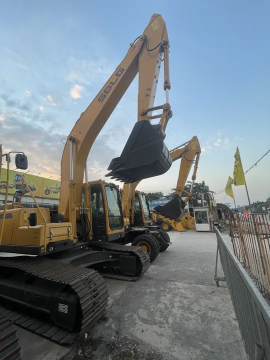 may xuc dao sdlg E6210F (6)