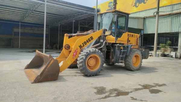 máy xúc lật cũ hj946b (2)